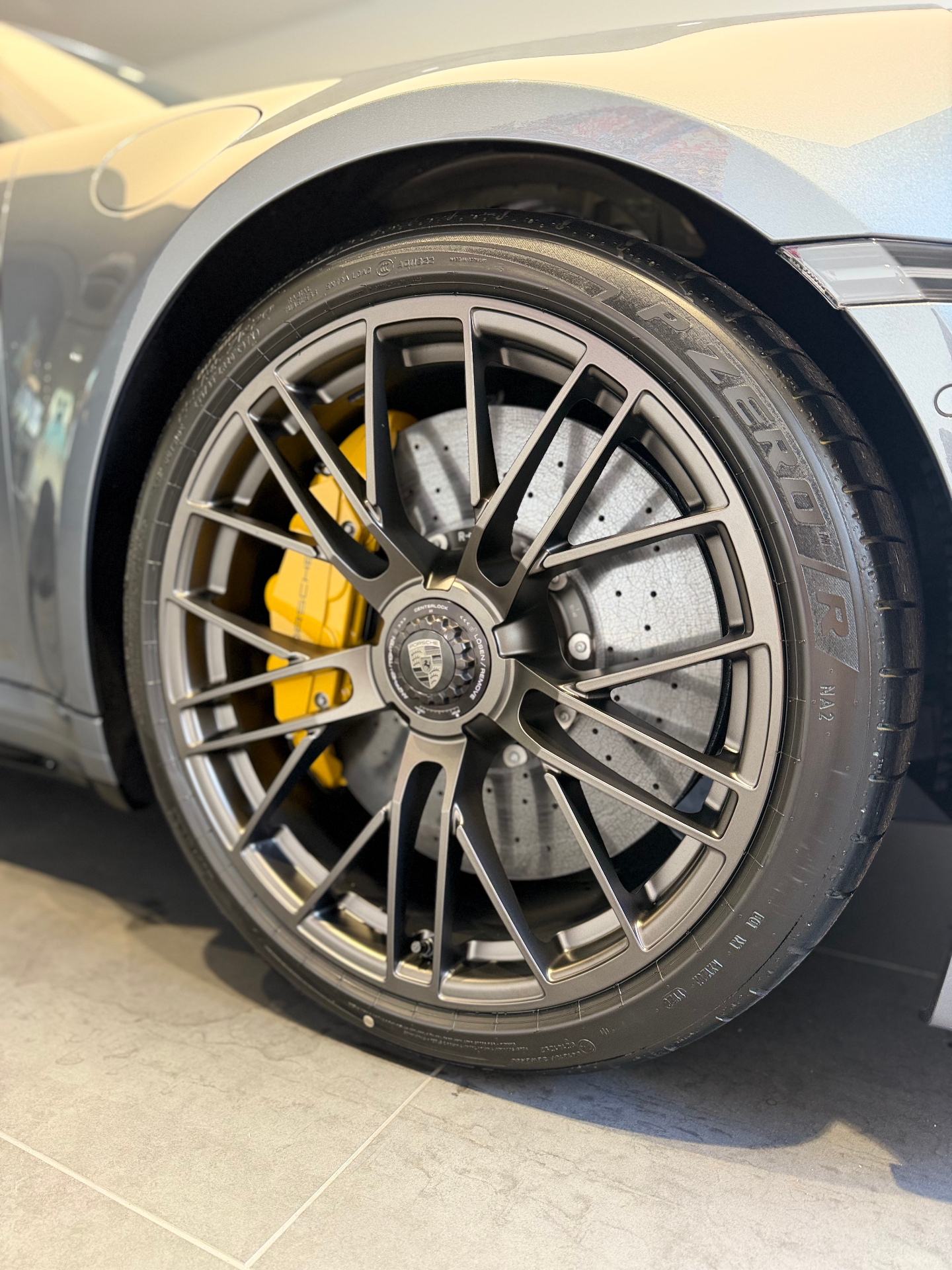 Porsche 911 GT3 centre-lock wheel close-up