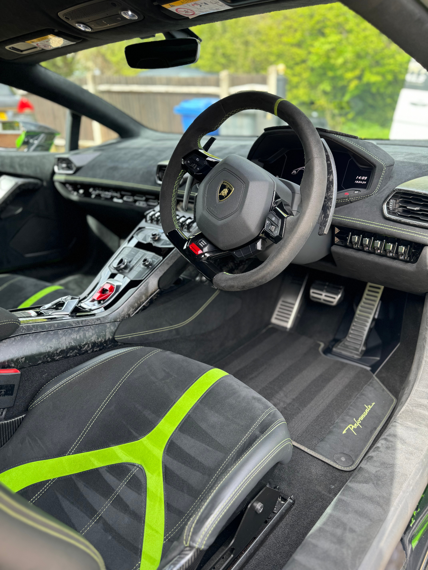 Lamborghini Huracán interior